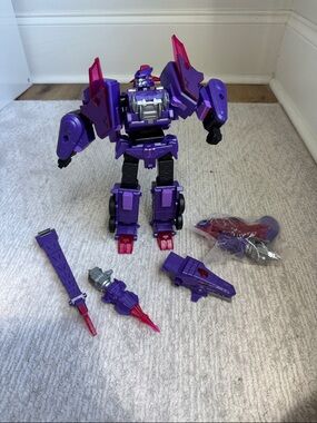 Purple Transforming Robot Action Figure with Accessories Quantum Hero’s